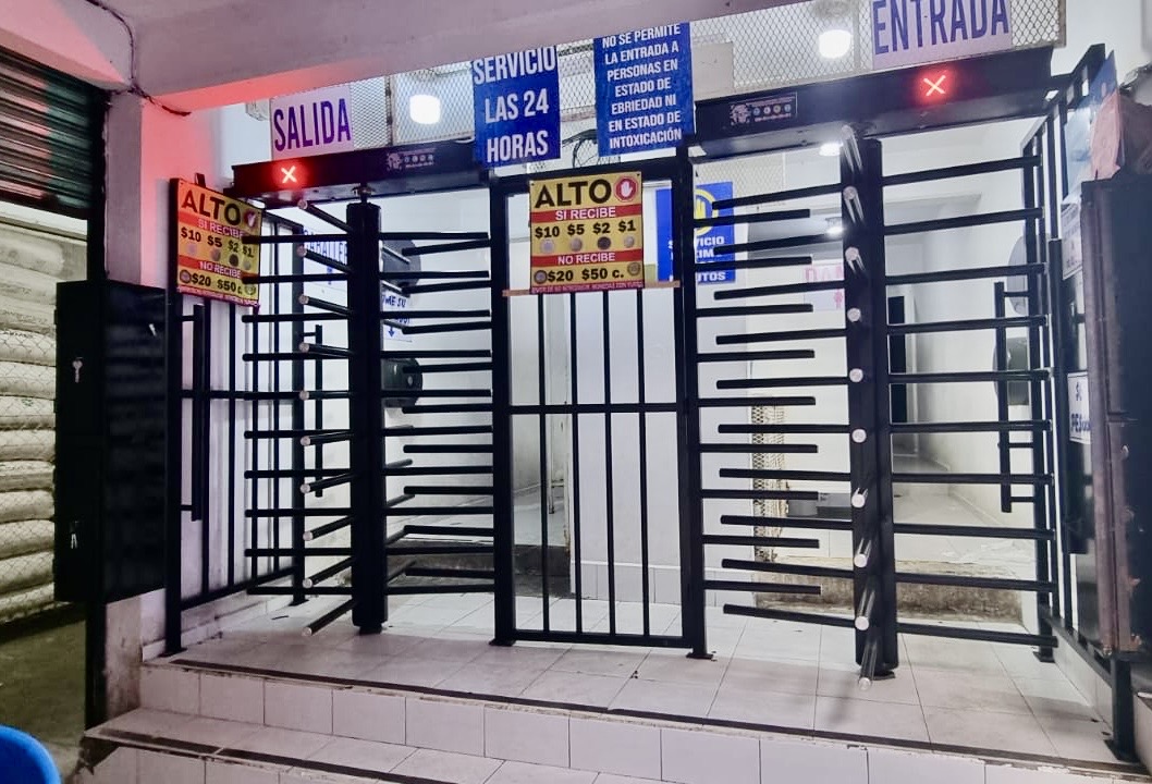 Fabricación de torniquetes de acero inoxidable